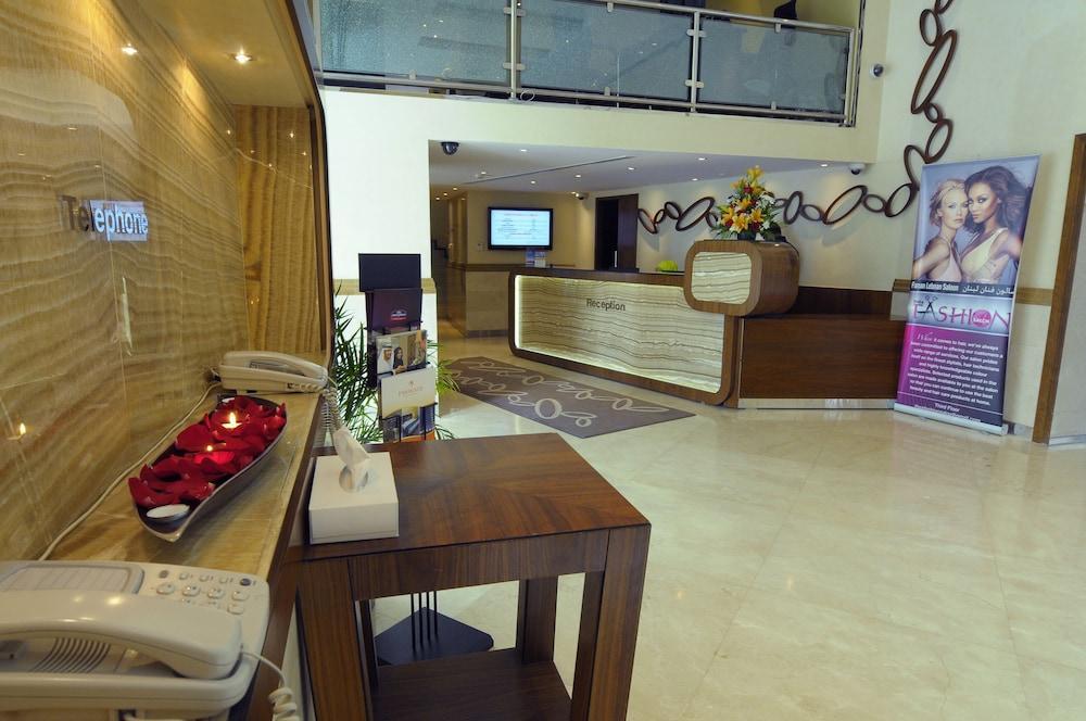 Howard Johnson By Wyndham Abu Dhabi Downtown Buitenkant foto