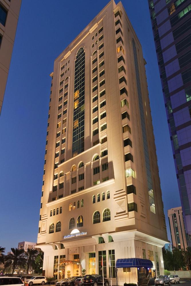 Howard Johnson By Wyndham Abu Dhabi Downtown Buitenkant foto